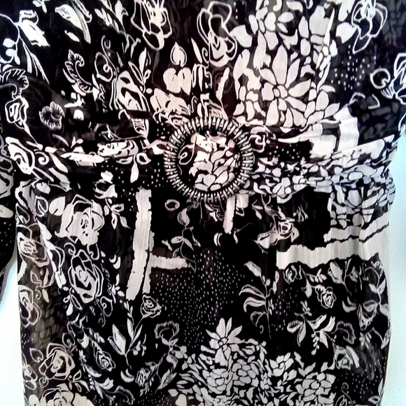 Milano Floral Peplum Blouse with Faux Belt - Picture 10 of 12